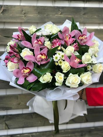 Букет цветов из: Розы и Хризантемы в Андреевке