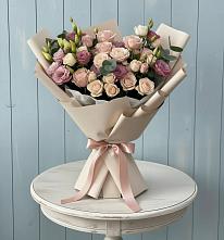 Букет цветов из:  Розы и Лизиантусы в Андреевке