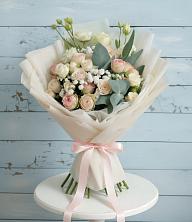Букет цветов из:  Розы и Лизиантусы в Андреевке