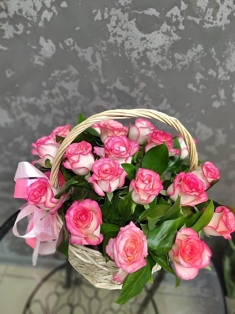 Цветочная композиция из Розы в корзине в Андреевке