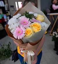 Букет цветов из:  Герберы, Розы и Хризантемы в Андреевке