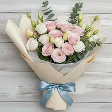 Букет цветов из:  Лизиантусы в Андреевке