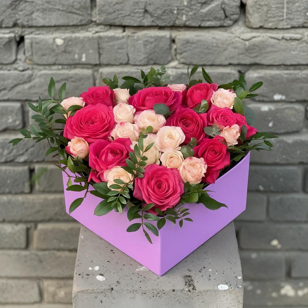 Цветочная композиция из Розы в коробке в Андреевке