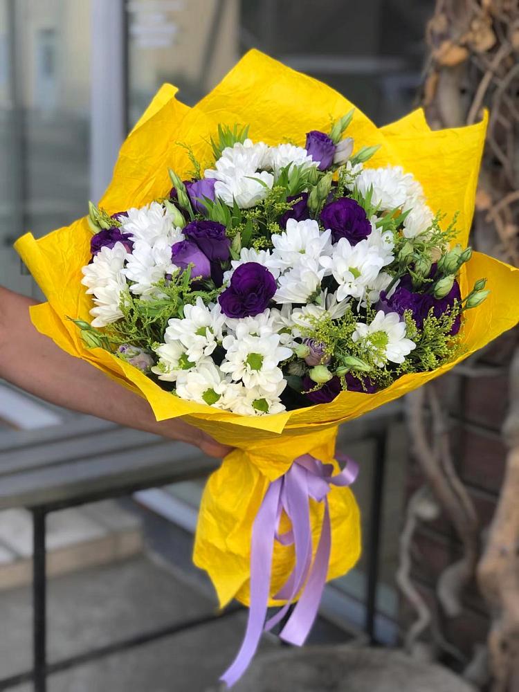 Букет цветов из: Ирисы, Хризантемы и Ромашки в Андреевке