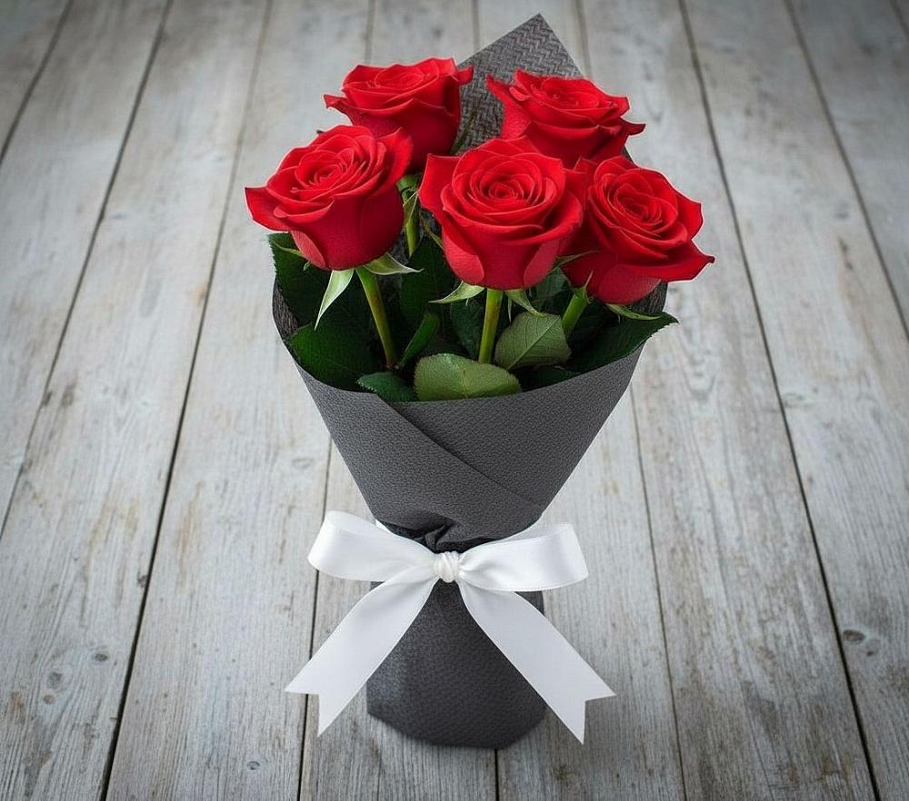 Букет 5 Красных роз Эдлесс Лав в Андреевке