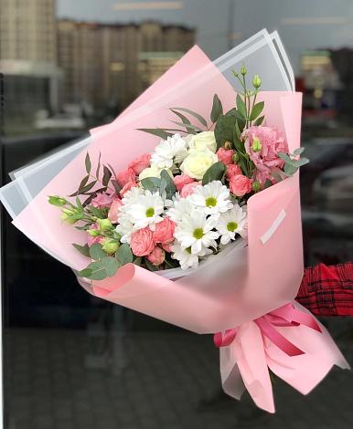 Букет цветов из: Розы, Лизиантусы и Хризантемы в Андреевке